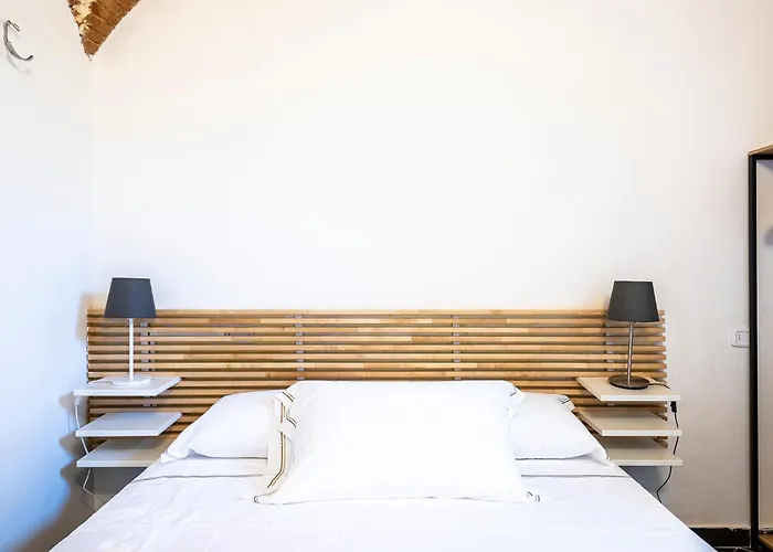 New Romantic Suite With Private Jacuzzi & Fast Wifi In Historic Center Of Grosseto