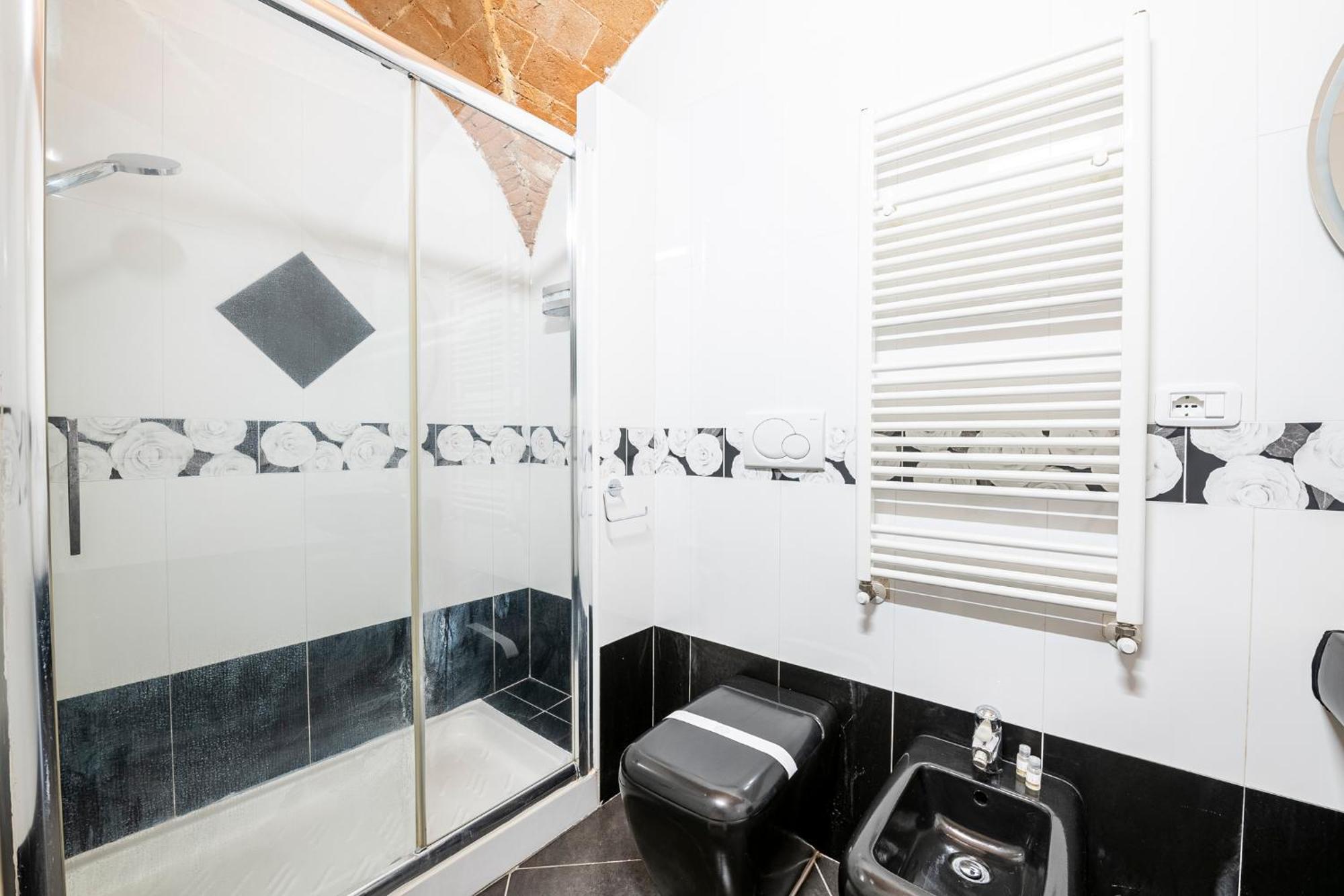 New Romantic With Private Jacuzzi & Fast Wifi In Historic Center Of Apartment *