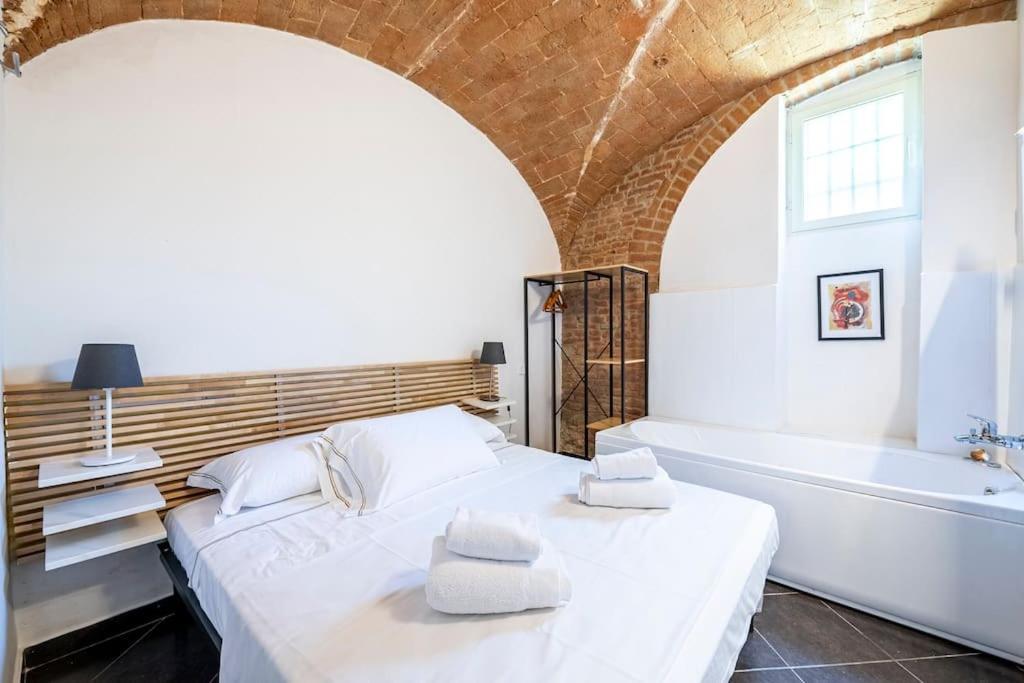 New Romantic With Private Jacuzzi & Fast Wifi In Historic Center Of Apartment *