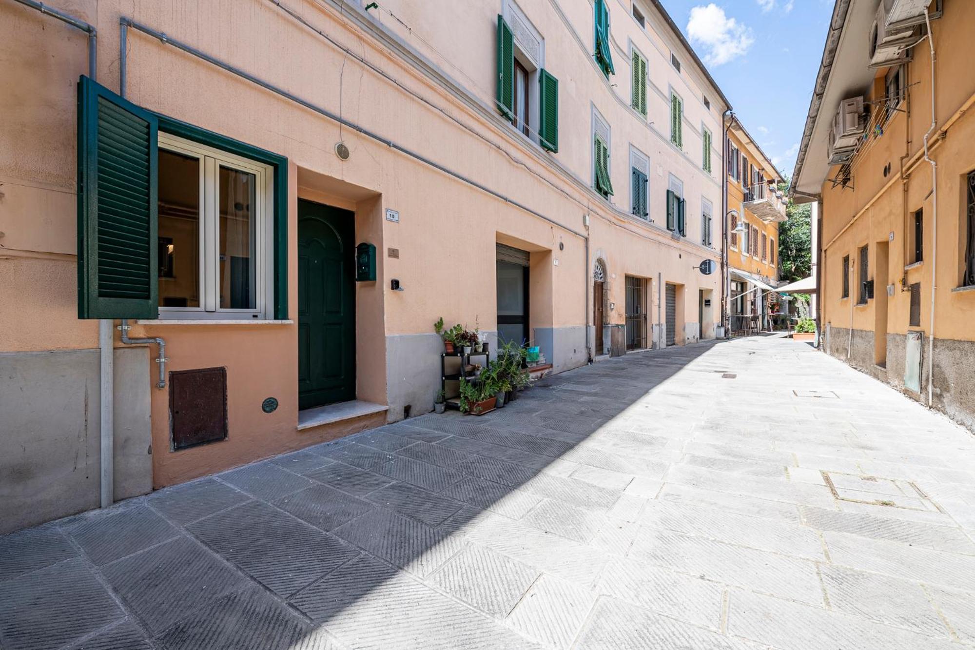 New Romantic With Private Jacuzzi & Fast Wifi In Historic Center Of * Grosseto